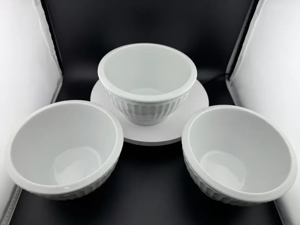 Coventry Bowl Parthenon Pattern White in Excellent Condition