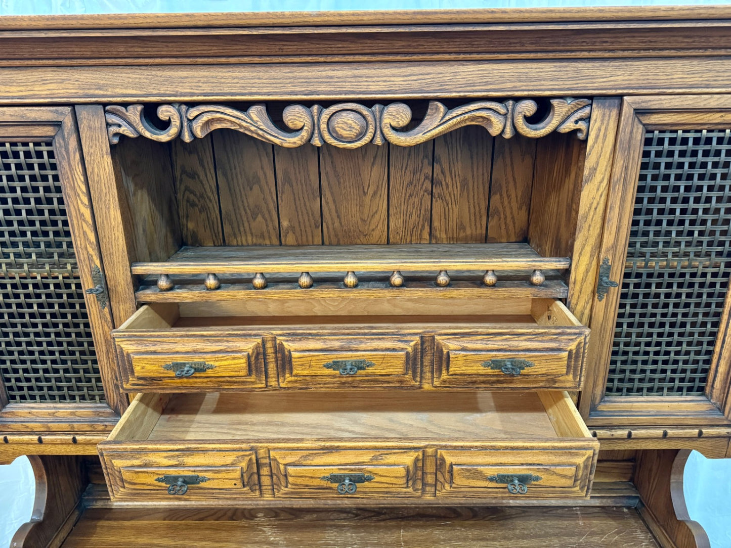 Vintage Link-Taylor Hutch