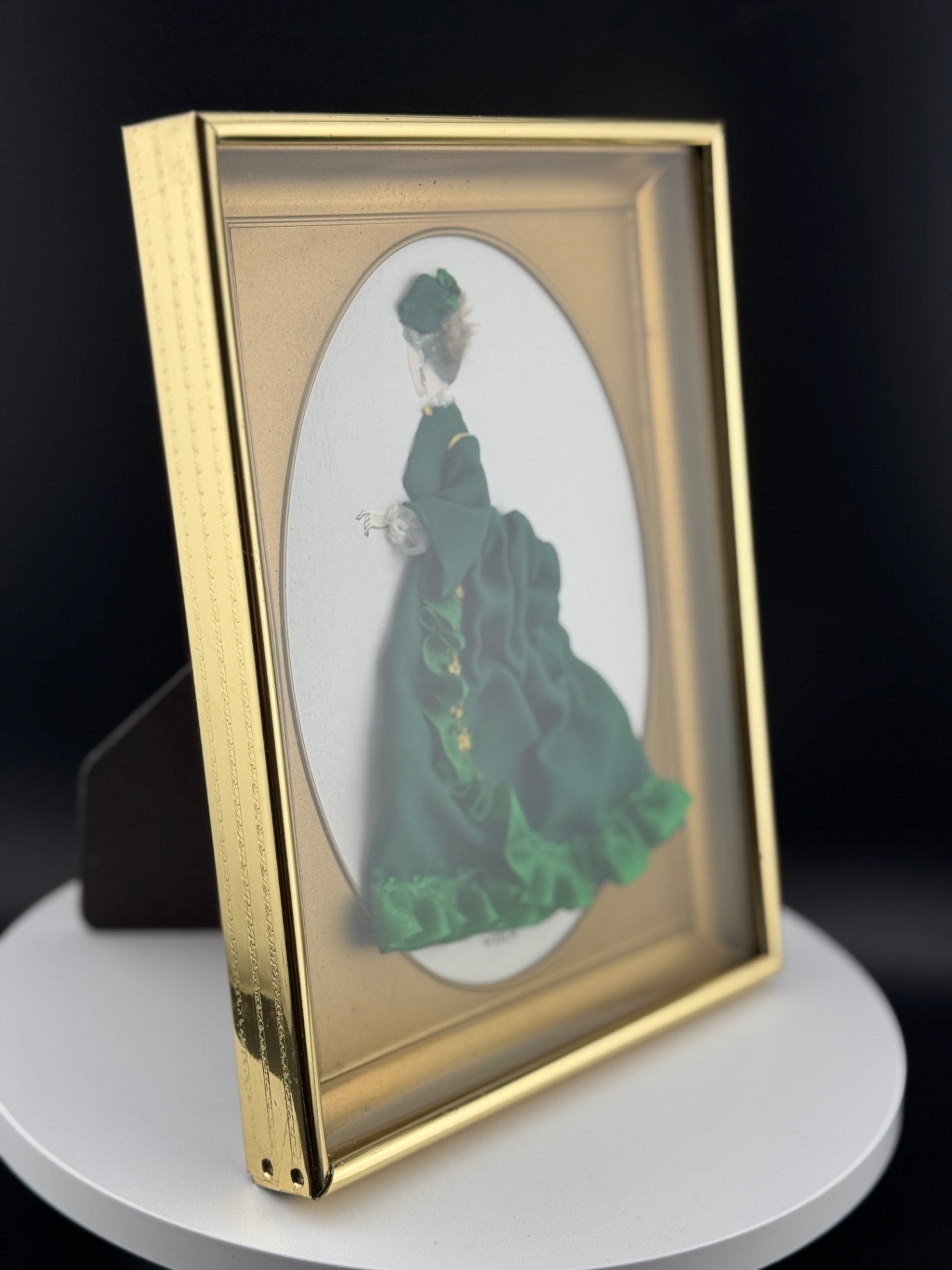 Victorian Woman Diorama - Green