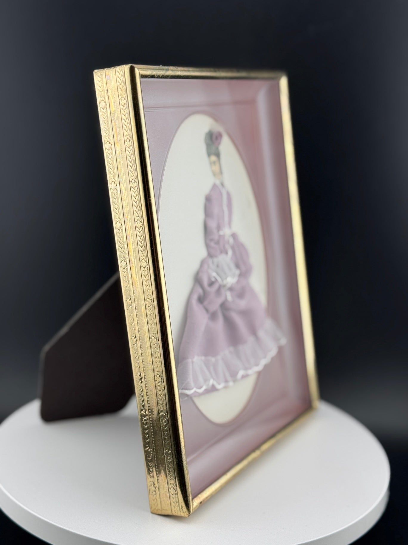 Victorian Woman Diorama - Lavender