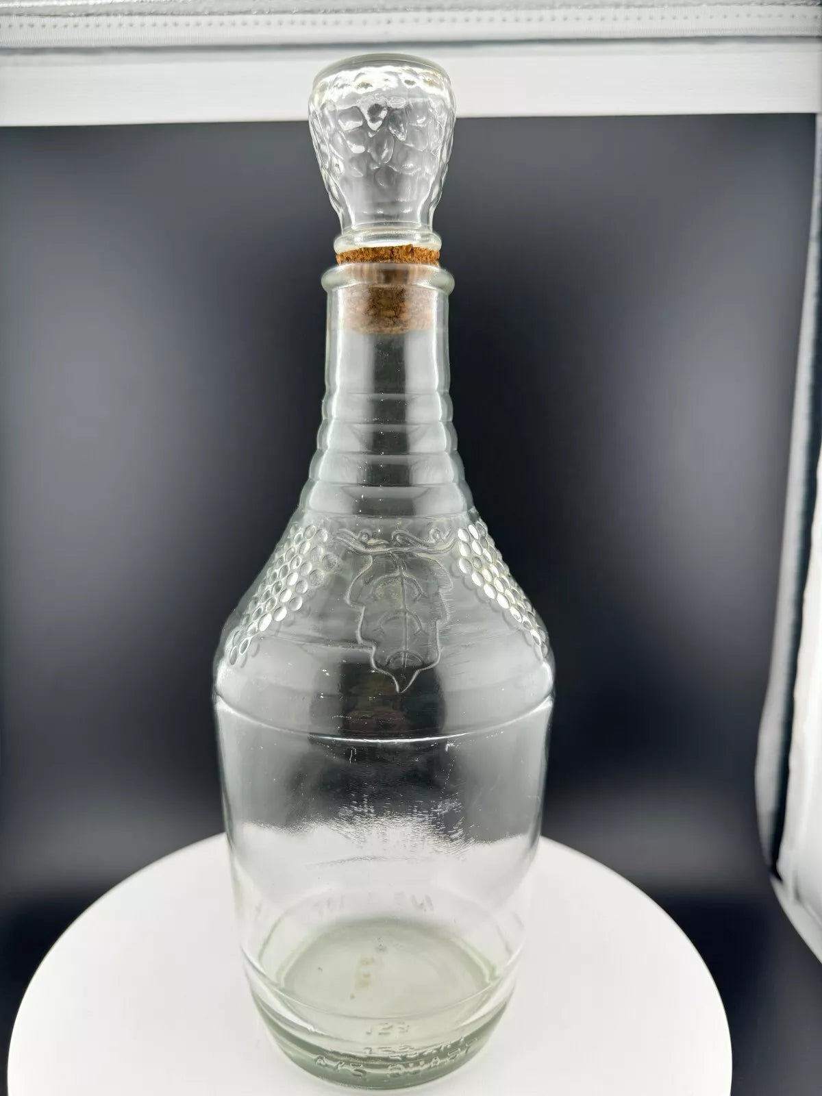 Vintage Grape Pattern Clear Glass Decanter Bottle with Stopper Empty Bottle