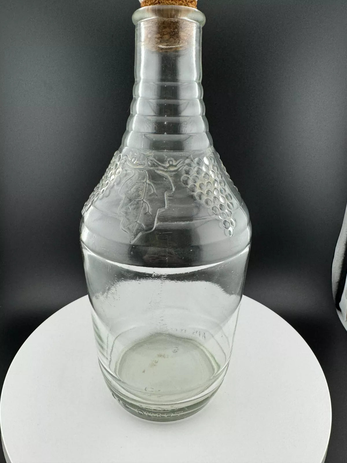 Vintage Grape Pattern Clear Glass Decanter Bottle with Stopper Empty Bottle