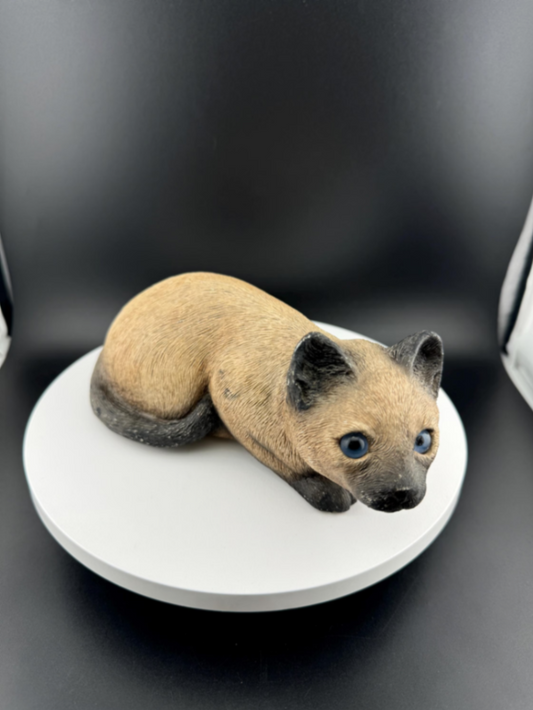 Vintage 1982 Sandcast Siamese Cat Figurine by Sandra Brue