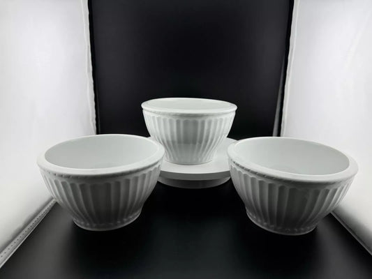 Coventry Bowl Parthenon Pattern White in Excellent Condition