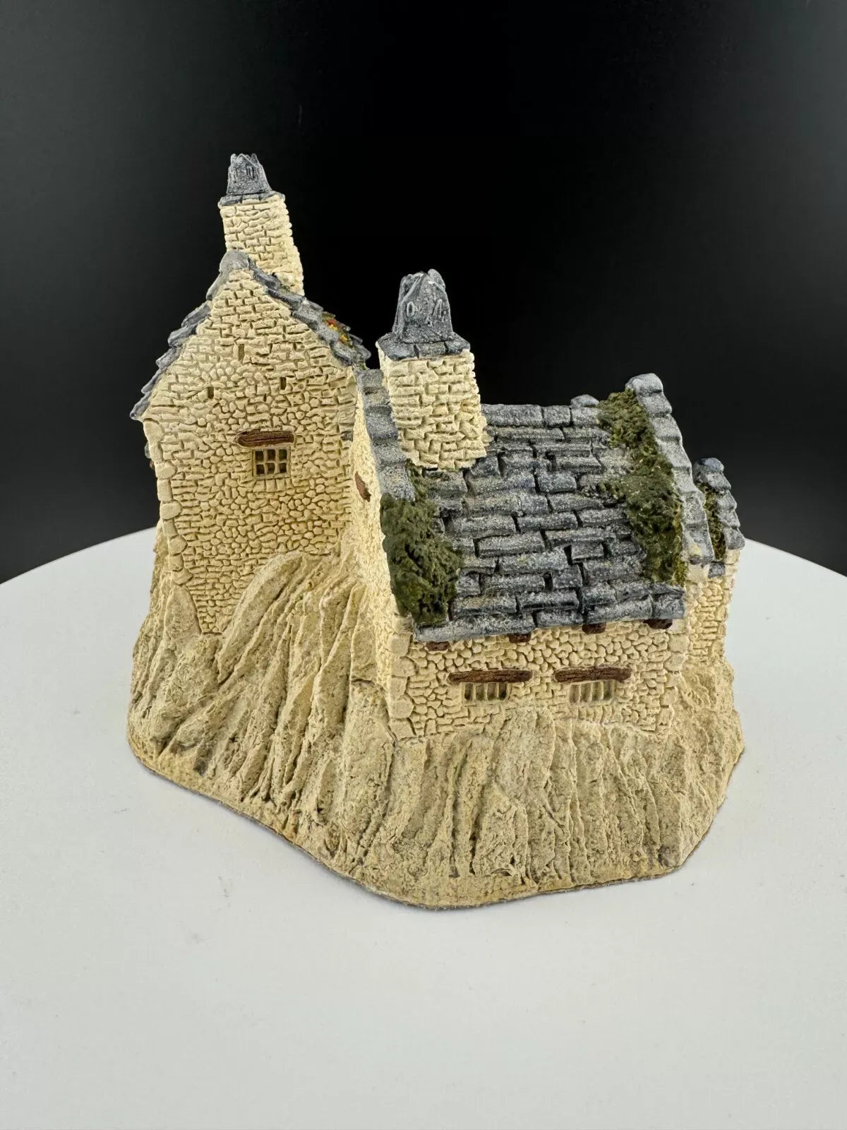 David Winter The Fishermans Wharf Figurine