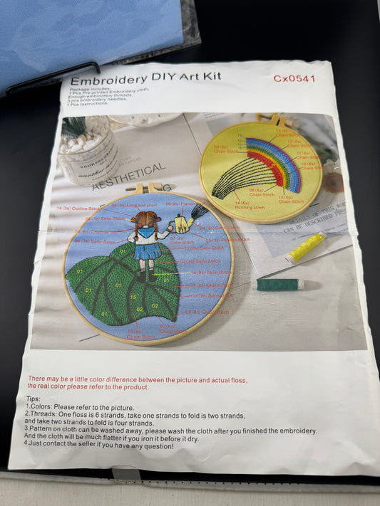 New 2-Part Embroidery Kit, Girl & Rainbow - Cx0541