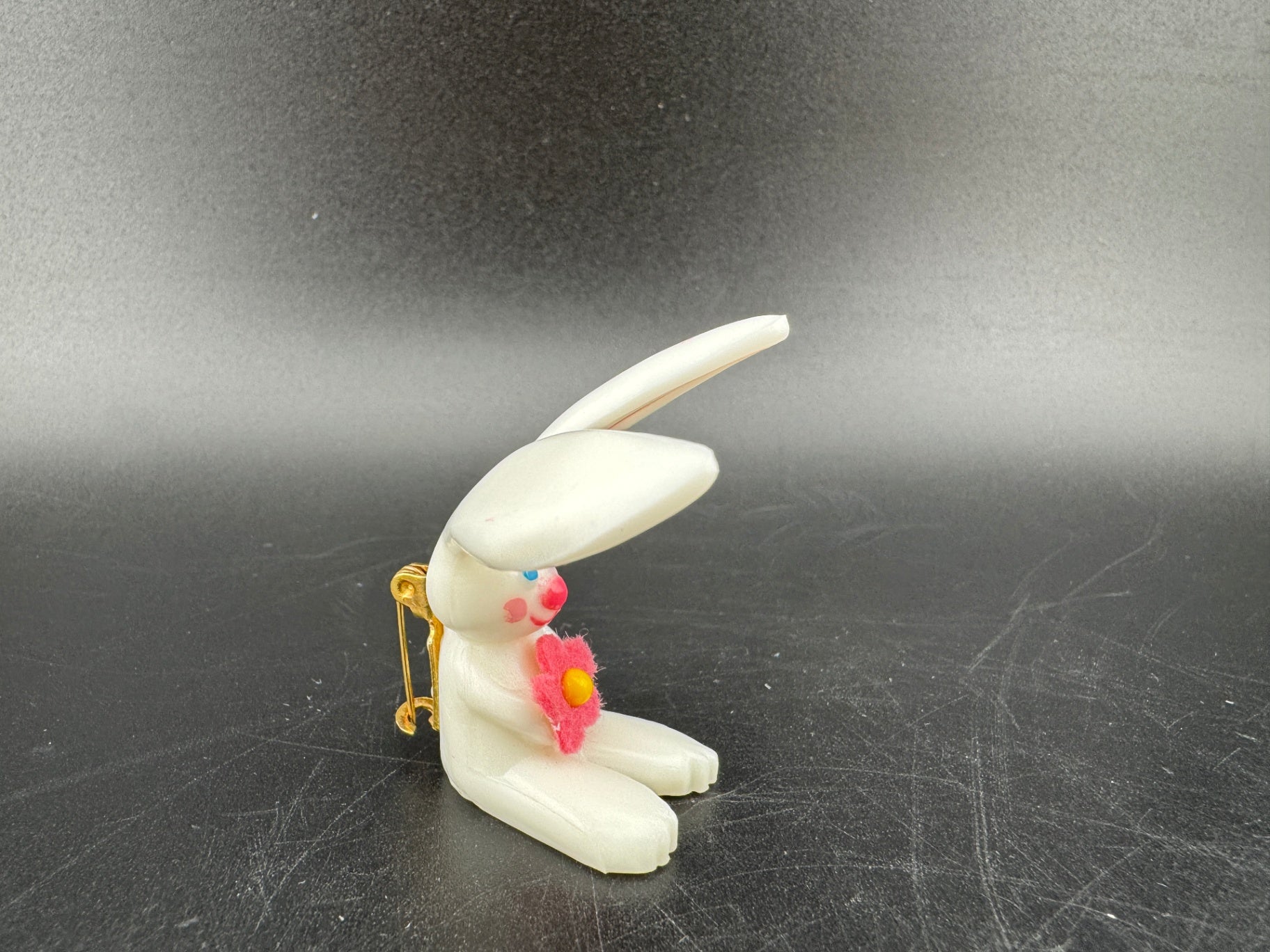 Vintage Avon Easter Bunny Pin *RARE FIND*