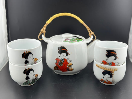 Geisha Tea Set - Teapot with Four Cups