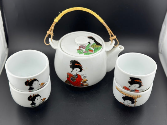Geisha Tea Set - Teapot with Four Cups