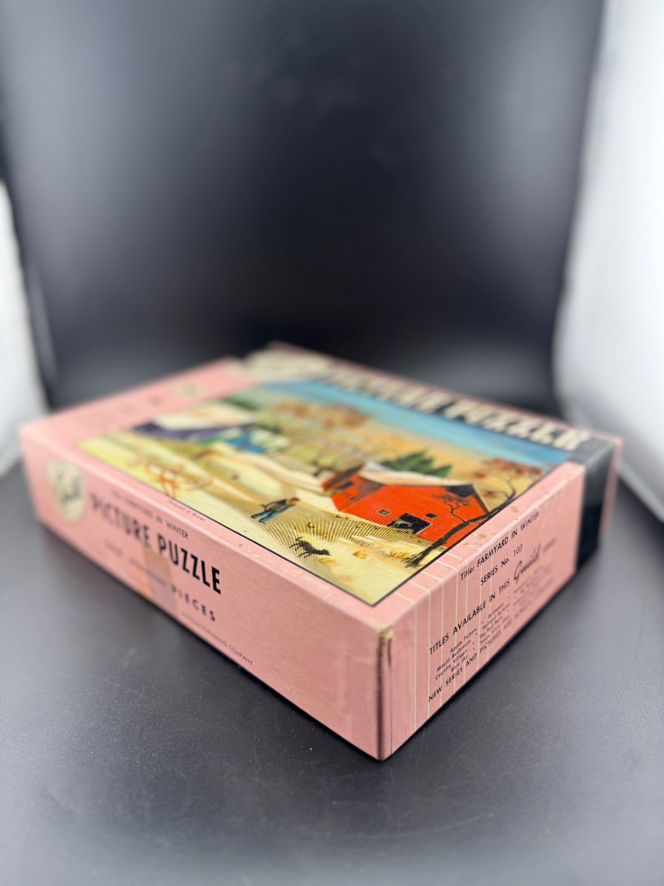 Vintage Guild Puzzle - Farmyard in Winter