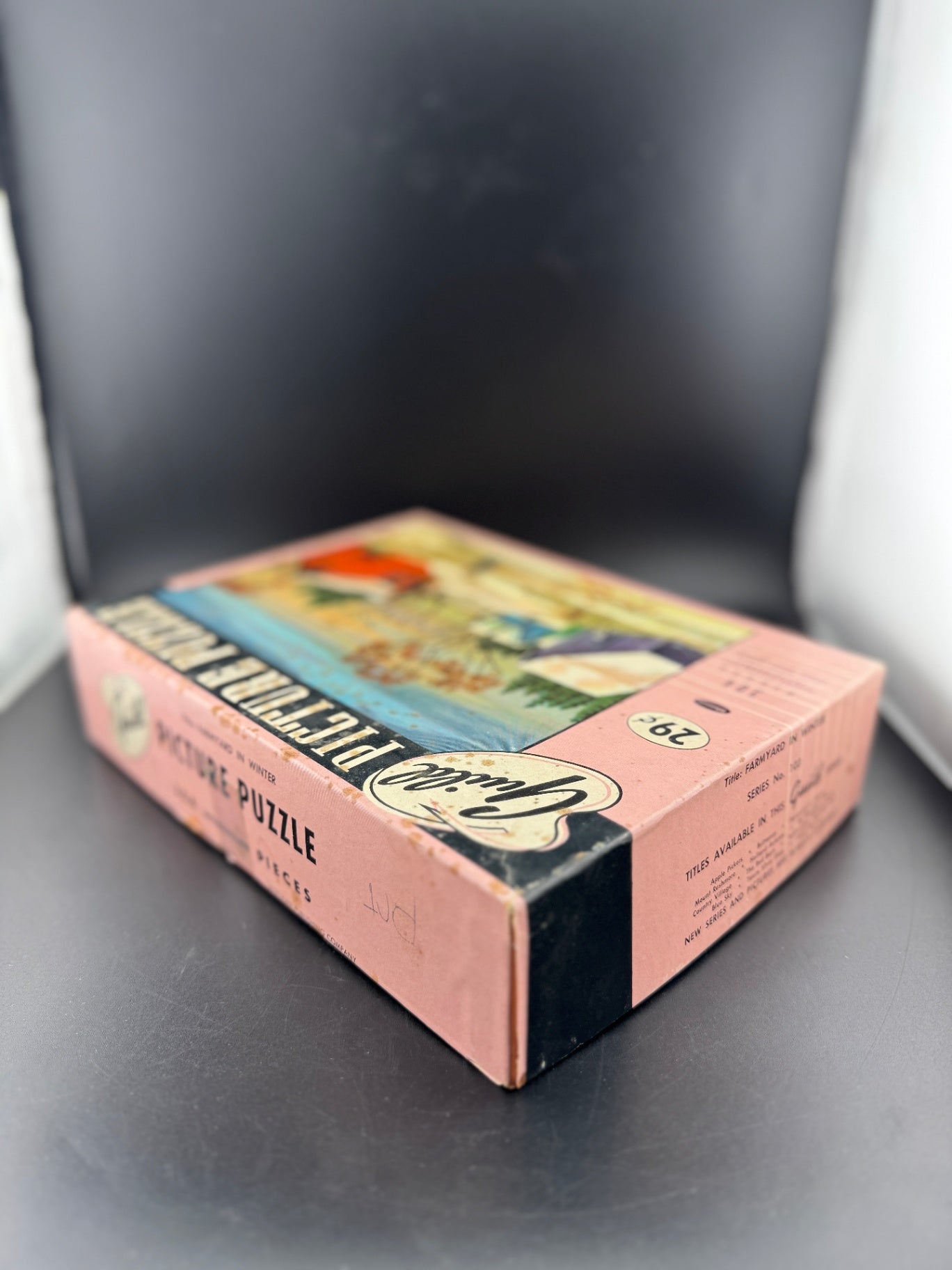 Vintage Guild Puzzle - Farmyard in Winter