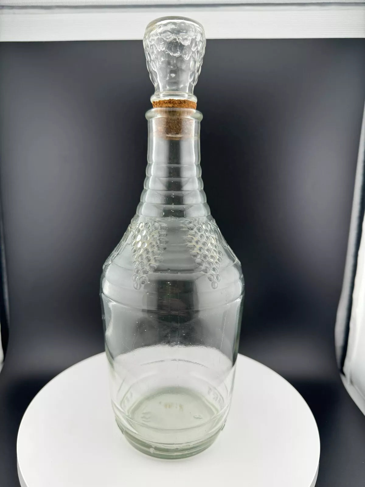 Vintage Grape Pattern Clear Glass Decanter Bottle with Stopper Empty Bottle