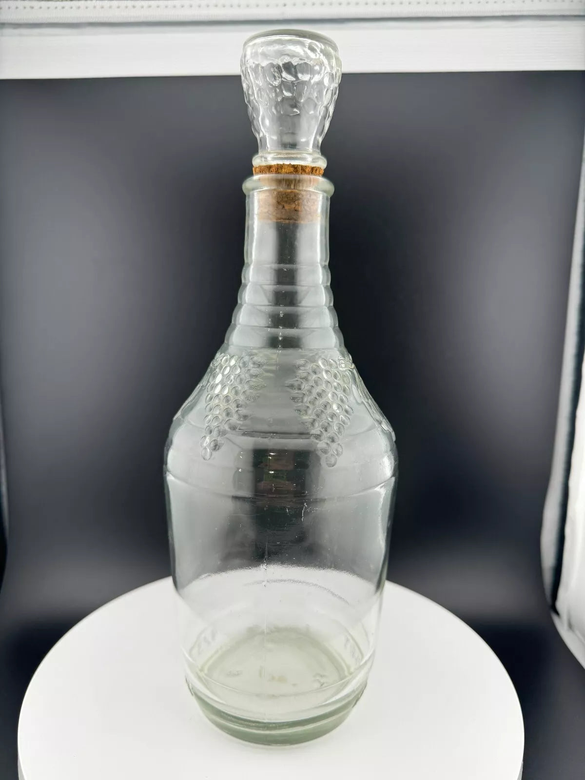 Vintage Grape Pattern Clear Glass Decanter Bottle with Stopper Empty Bottle